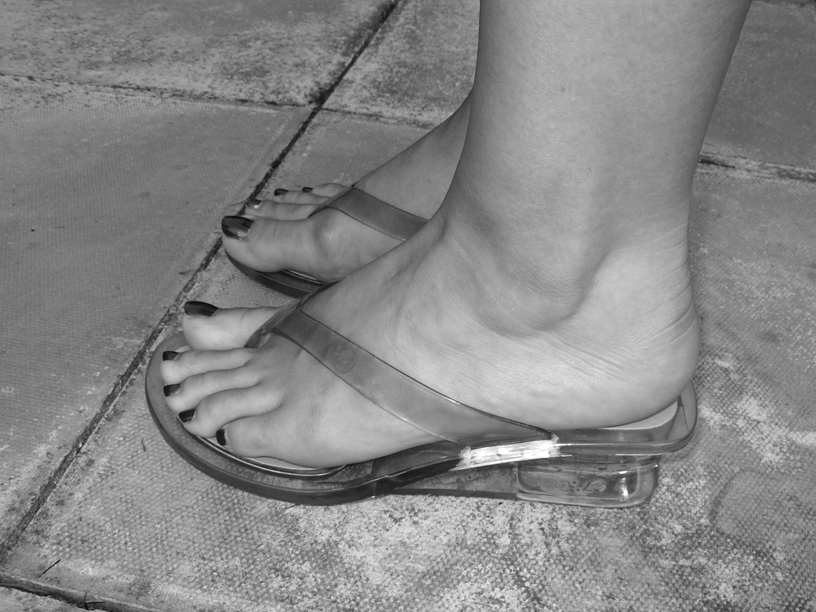 Candid sexy teens feet sandals photos